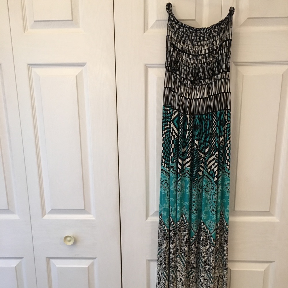 Patterned strapless Maxi dress